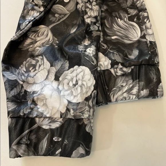 Jogger Faux Leather Pants Carbon Rue 21 Most Wanted Pull On Sz S Inseam 28” nwot - Picture 4 of 13